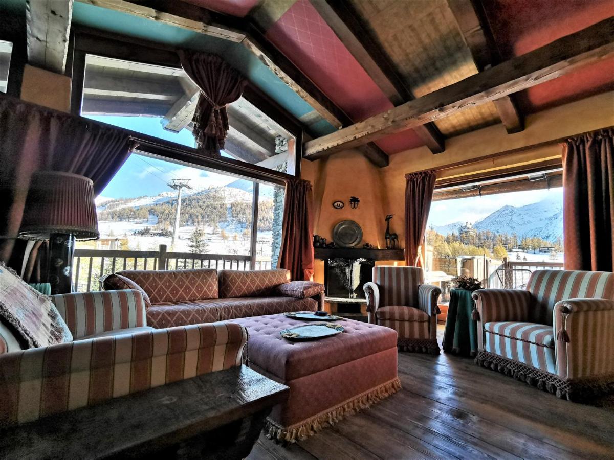 Hostdomus - Imperial Chalet Villa Sestriere Exterior photo