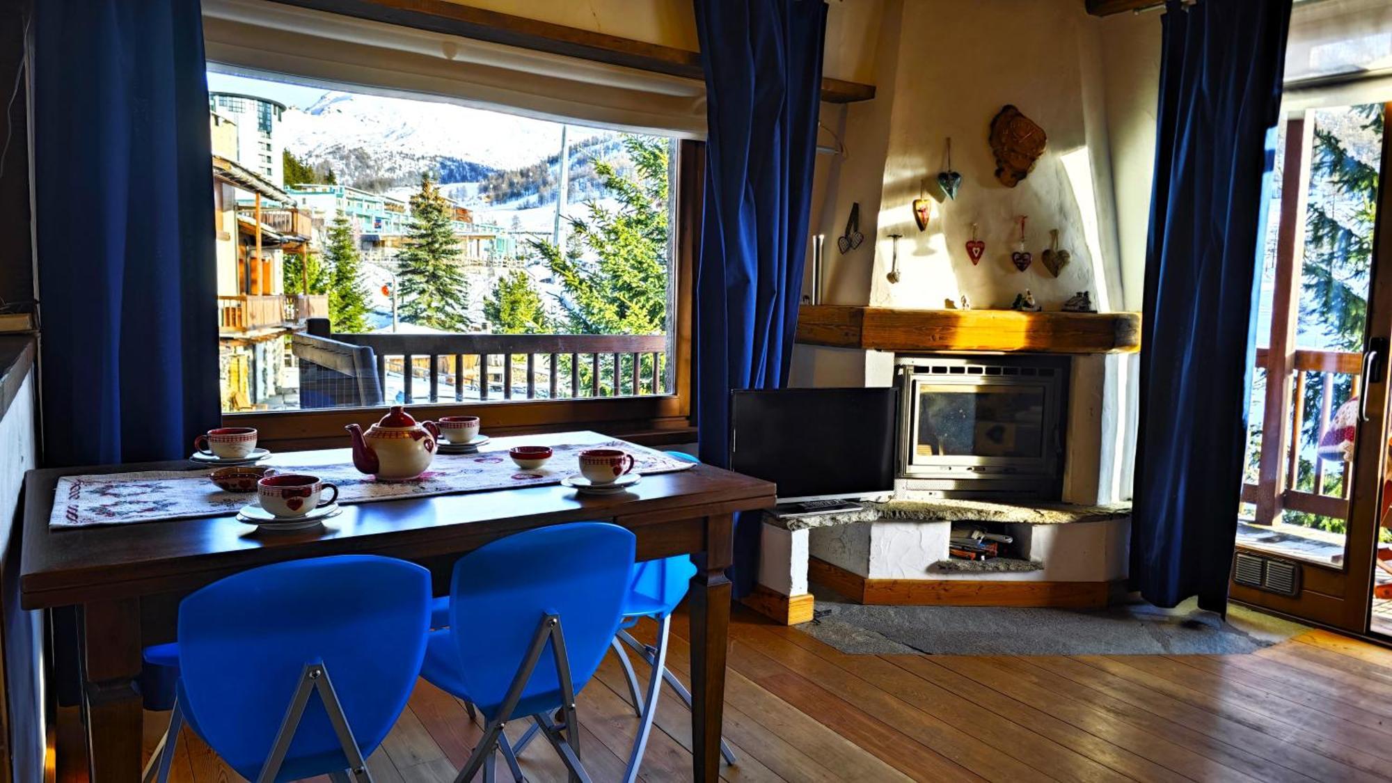 Hostdomus - Imperial Chalet Villa Sestriere Exterior photo